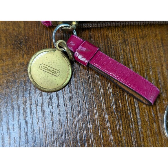 Authentic Coach Signature Pink Zip Coin Purse Keychain Multi-use Pink & Gold Y2K - Picture 6 of 11